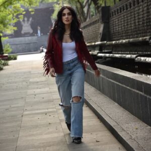 Sandra Echeverría Instagram - Aprender a esperar, es también ganar.
La paciencia.
Lo que más trabajo me cuesta manejar…🖤
