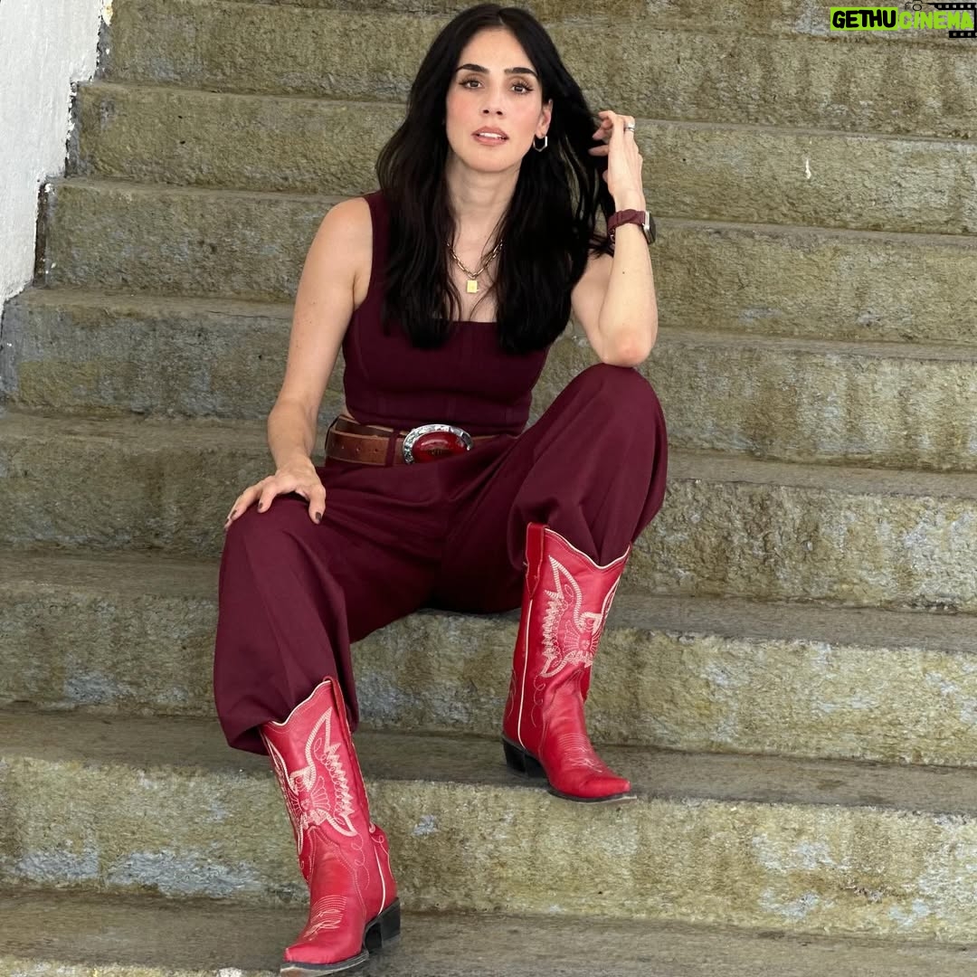 Sandra Echeverría - 3 Likes - Un poquito más de mi 2025…