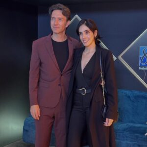 Sandra Echeverría Instagram - No puedo más que estar agradecida por un año de salud (a pesar de haberme caído del caballo en la filmación y uno q otro incidente), por mi familia, porque soy muy bendecida de poder trabajar en lo que amo, por los escenarios a los que me pude subir a cantar éste año y porque cada año voy poniendo check mark a más sueños que he tenido desde que recuerdo.
Gracias Dios por tanto! 🙏🏽❤️ Bienvenido el 2026!
