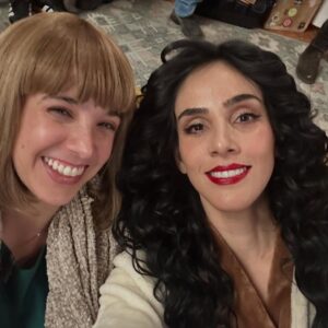 Sandra Echeverría Instagram - No puedo más que estar agradecida por un año de salud (a pesar de haberme caído del caballo en la filmación y uno q otro incidente), por mi familia, porque soy muy bendecida de poder trabajar en lo que amo, por los escenarios a los que me pude subir a cantar éste año y porque cada año voy poniendo check mark a más sueños que he tenido desde que recuerdo.
Gracias Dios por tanto! 🙏🏽❤️ Bienvenido el 2026!