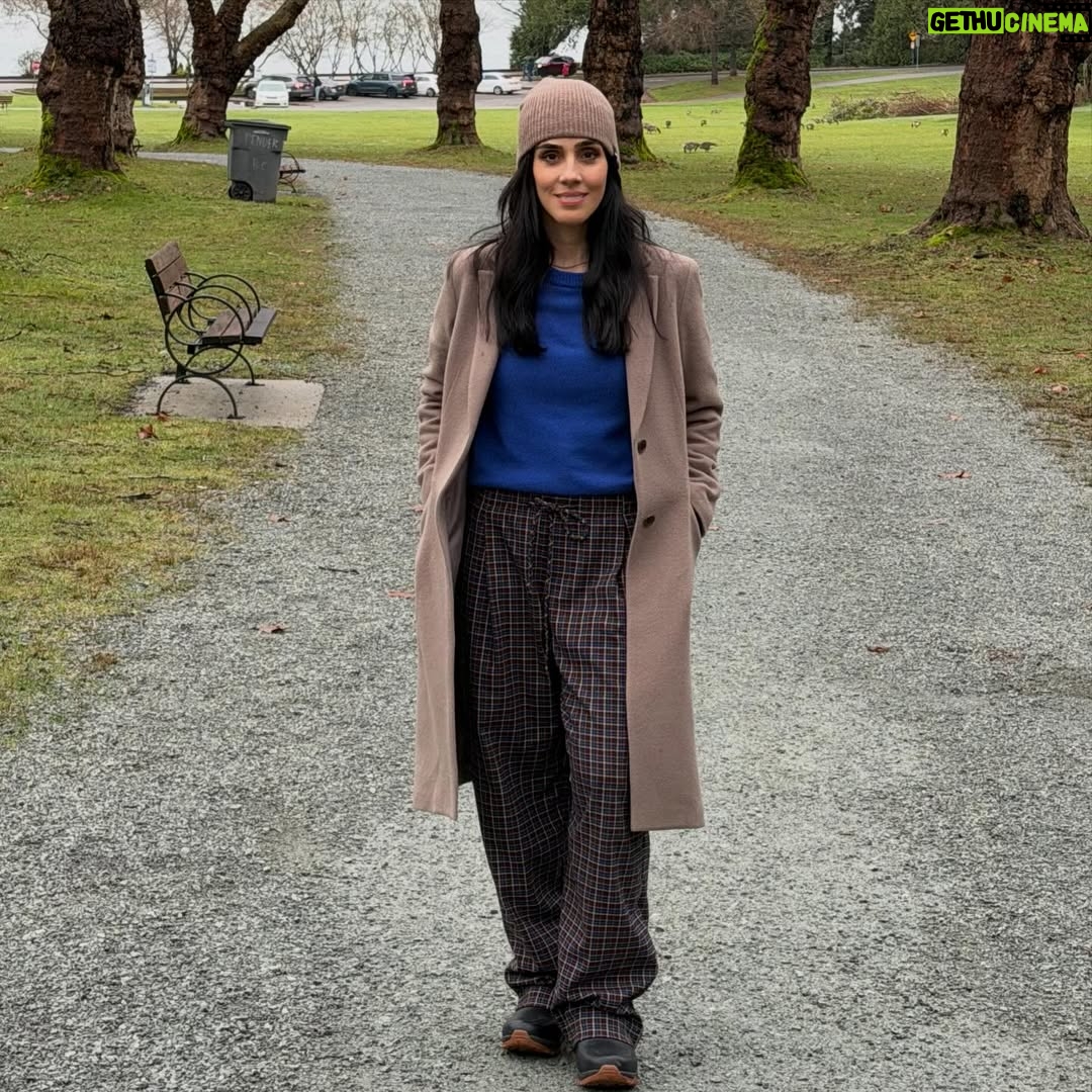 Sandra Echeverría - 3 Likes - Merry Christmas!! Tarde pero seguro🎄😚 ❄️☃️
Días para agradecer por la salud y el amor. Inmensamente agradecida de poder estar aquí en uno de mis lugares favoritos del mundo con algunas de mis personas favoritas en la vida. 
Aquí y ahora 🙏🏽
