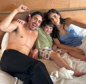 Sandra Echeverría Instagram - GRACIAS POR DARNOS TANTO AMOR POR 3 TEMPORADAS!!!!! #ELNIÑERO @netflix
Gracias a ustedes estamos en el 9no lugar mundial! 😱👏🏻