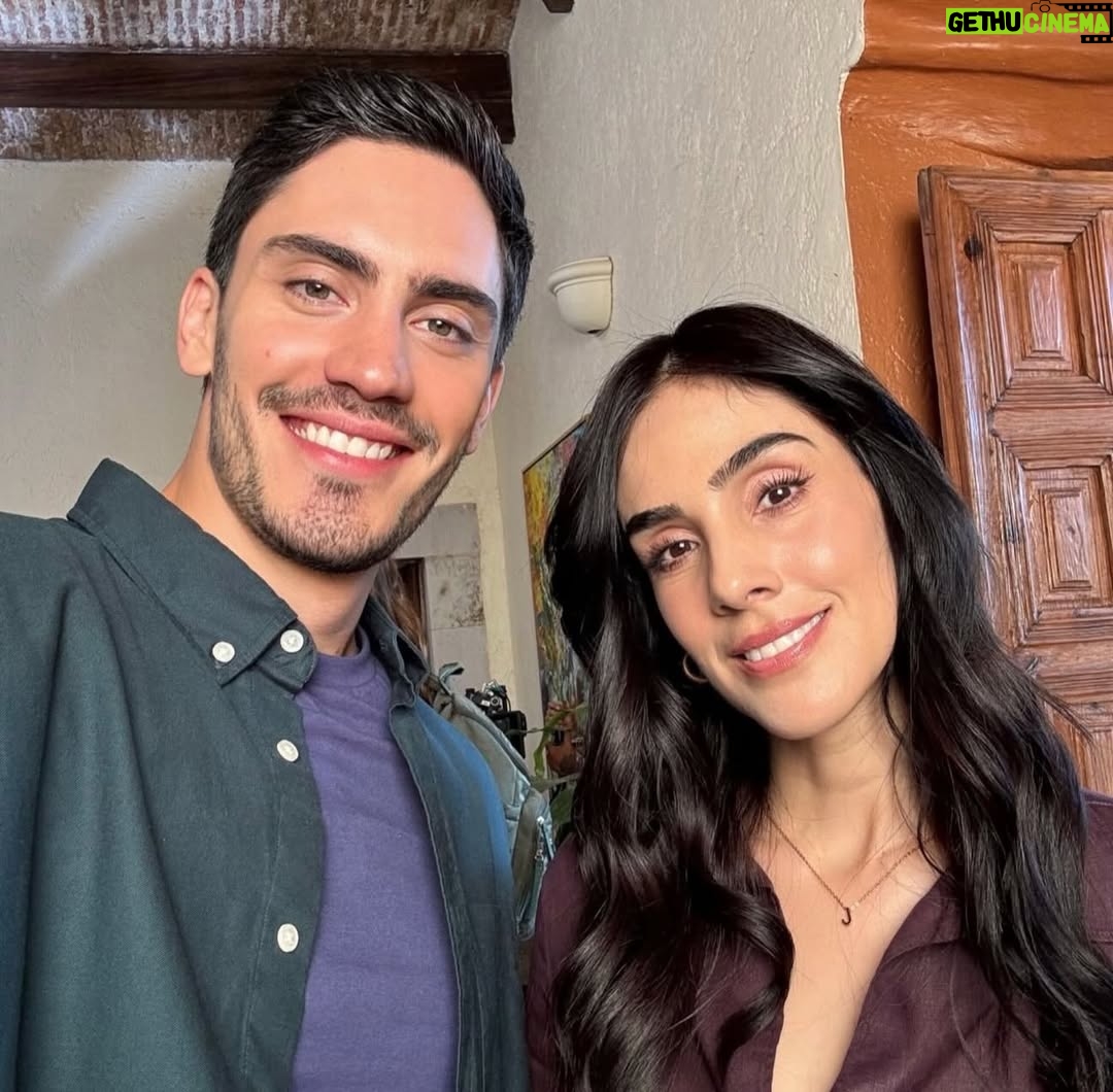 Sandra Echeverría - 3 Likes - GRACIAS POR DARNOS TANTO AMOR POR 3 TEMPORADAS!!!!! #ELNIÑERO @netflix 
Gracias a ustedes estamos en el 9no lugar mundial! 😱👏🏻