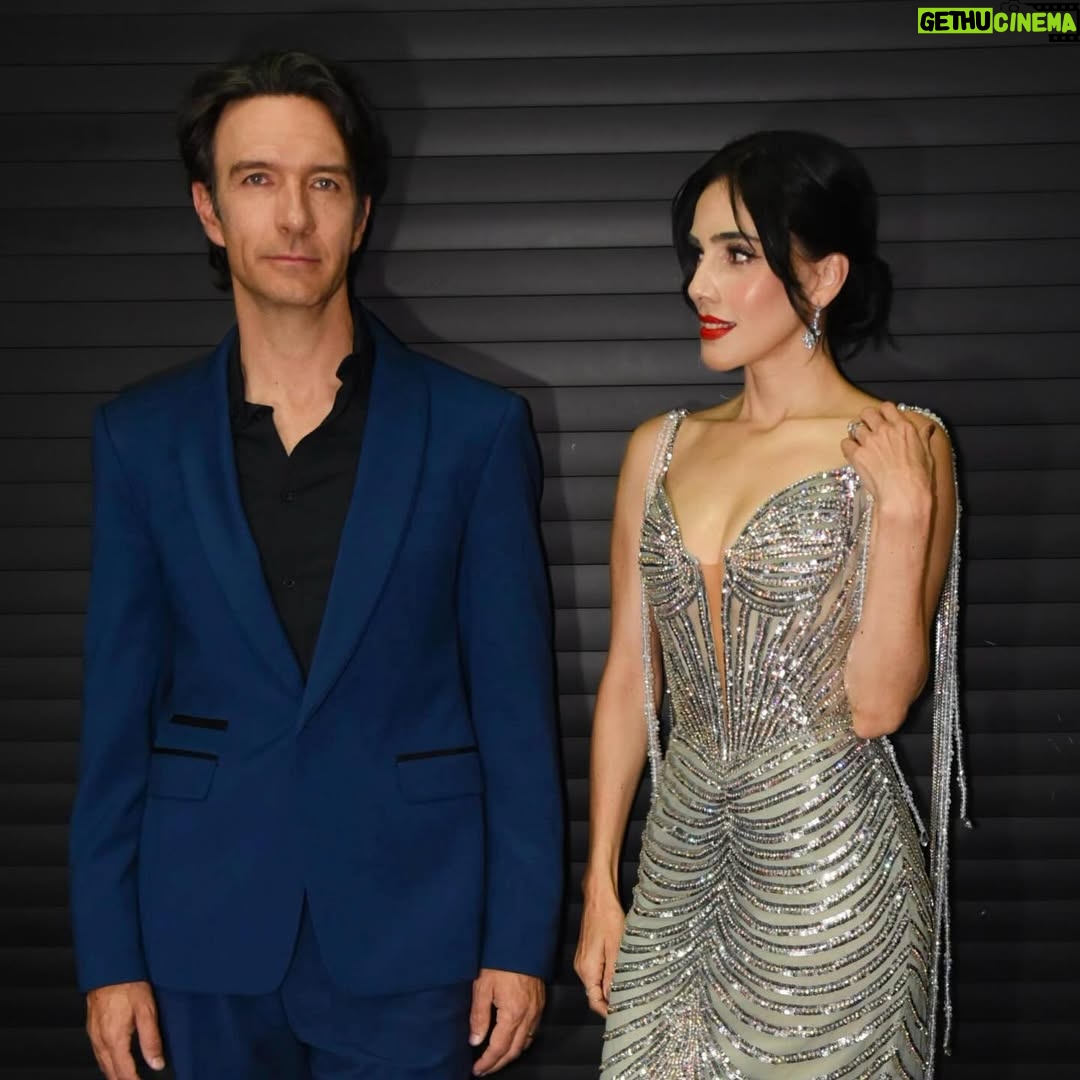 Sandra Echeverría - 3 Likes - Felíz cumpleaños al amor de mi vida! @leozanne 
14 años a tu lado siendo testigo de que no envejeces…te vas poniendo aún más y más hottie 🫠🔥
TE AMO! ❤️