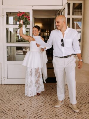 Sandra Silva Instagram - Independentemente de tudo, 2025 vai sempre ser o ano em que me casei e festejei um fim de semana inteiro com alguns dos melhores amigos que temos na nossa vida. Há alguns tesourinhos neste post, incluindo o último slide, o vídeo do first look que nunca partilhei aqui 😭