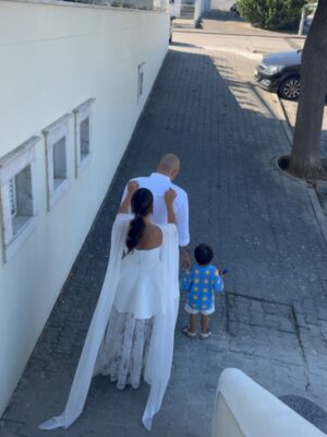 Sandra Silva Instagram - Independentemente de tudo, 2025 vai sempre ser o ano em que me casei e festejei um fim de semana inteiro com alguns dos melhores amigos que temos na nossa vida. Há alguns tesourinhos neste post, incluindo o último slide, o vídeo do first look que nunca partilhei aqui 😭