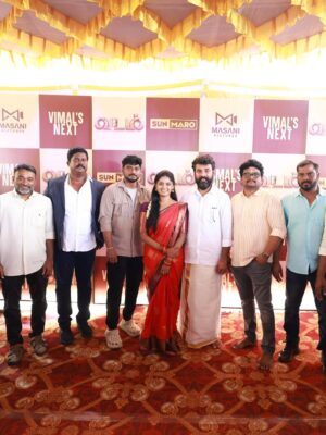 Sangeetha Kalyankumar Instagram - I’m very happy to share that❤️😍I’m stepping into new beginnings #vadam  #moviepoojai
Hero @vimalactoroffl I’m very blessed to work with u sir ❤️
Director @kentheran03 thanks for this wonderful opportunity ❤️
Production @masani_pictures Thanks a lot ❤️

#vadam #vadammoviepoojai 
#vimal #sangeethakalyan