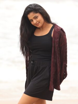 Sangeetha Kalyankumar Instagram - Sandy toes, happy soul✨❤️

Pc @varuun.jpg 

#beach #sangeetha