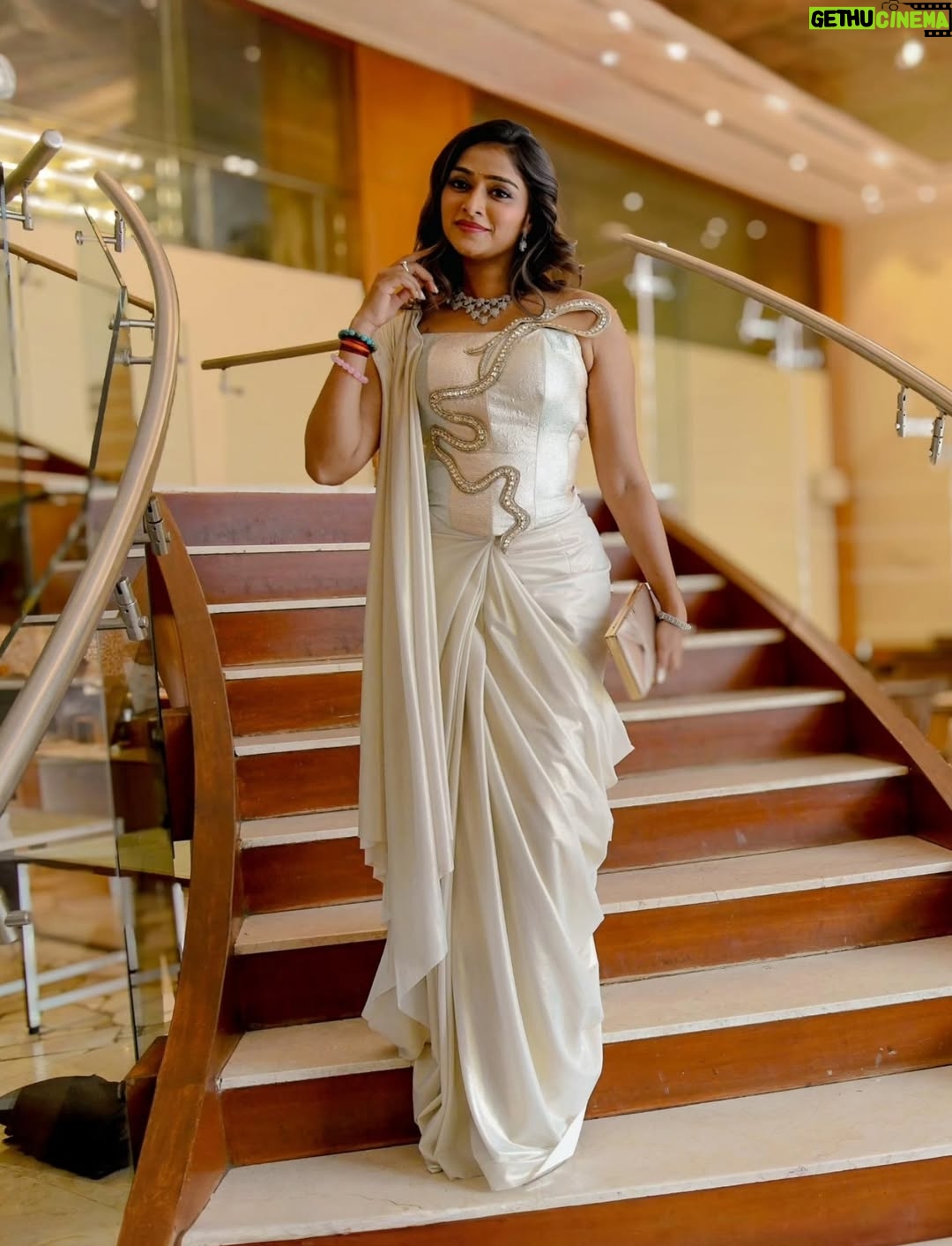Sangeetha Sringeri - 121.3K Likes - A day well spent with Vijay Karnataka for honor and excellence event

Beautiful outfit by @classy_renthouse