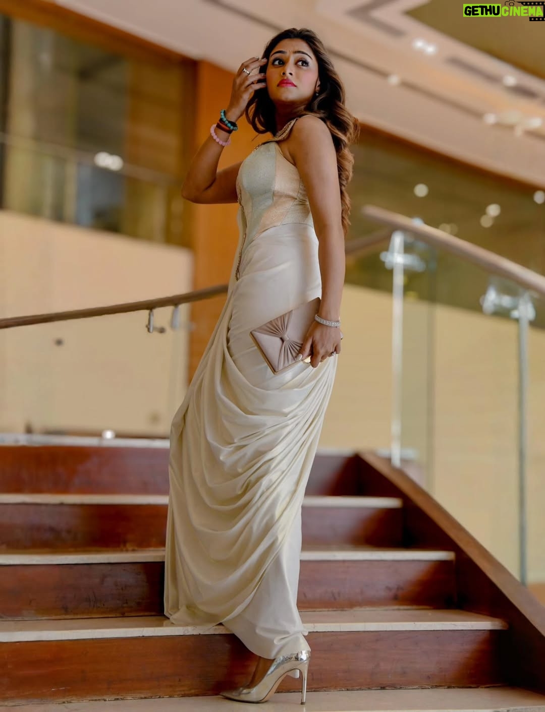 Sangeetha Sringeri - 121.3K Likes - A day well spent with Vijay Karnataka for honor and excellence event

Beautiful outfit by @classy_renthouse