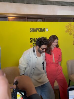 Sanika Bhoite Instagram - Tu Meri Main Tera @kartikaaryan @ananyapanday love you guys🤍🫶🏻 #SnapWithStars
.
Such an exclusive and special day with the Tu Meri Main Tera Main Tera Tu Meri team with @snapchat & @gm_talents_
.
#sanika_17 #photooftheday #photograohy #livingmybestlife #lifestyle #love #instagood #instagram #kartikaaryan #ananyapandey #pune #punekar #mumbai #mumbaikar