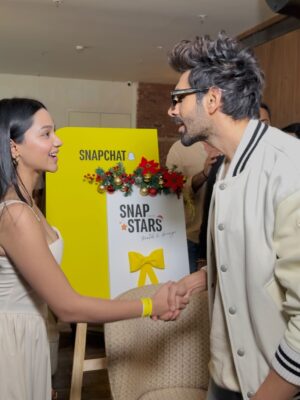 Sanika Bhoite Instagram - Tu Meri Main Tera @kartikaaryan @ananyapanday love you guys🤍🫶🏻 #SnapWithStars
.
Such an exclusive and special day with the Tu Meri Main Tera Main Tera Tu Meri team with @snapchat & @gm_talents_
.
#sanika_17 #photooftheday #photograohy #livingmybestlife #lifestyle #love #instagood #instagram #kartikaaryan #ananyapandey #pune #punekar #mumbai #mumbaikar
