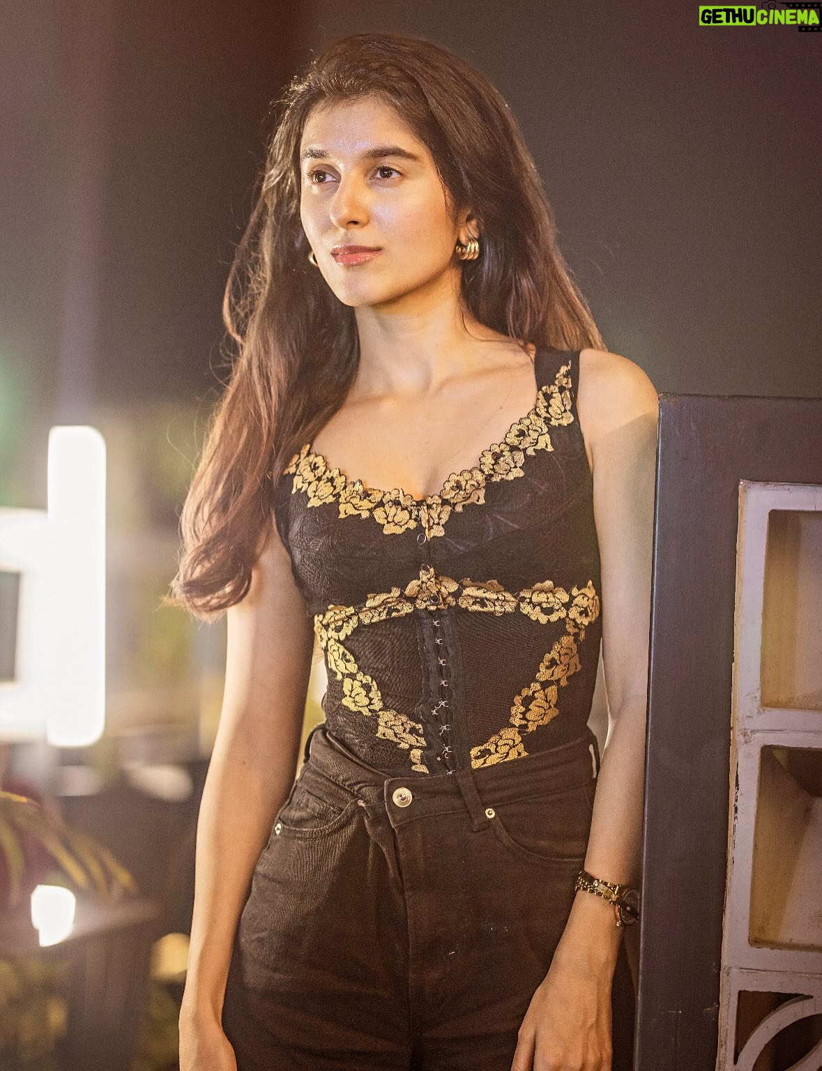 Sanjana Sarathy - 45.3K Likes - Thevai ila po po, energy only 💅😌
.
.
.
Shot by the talented: @arunprasath_photography ✨