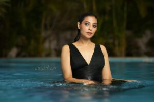 Santhi Mayadevi Instagram - Stillness!!
@vanithamagazine 
Photo: @sreekanth_kalarickal
Styling: @styledbysmiji
Hair & Make Up:  @neethu_makeupartist
Costume @padma_by_agni
Text @vrjothish71
Colour grading @michaelaerathedathu
BTS & edit @quadcopter_boy
Nail Artist : Nail art studio by Rita Mathen @nails_by_rita_kochi