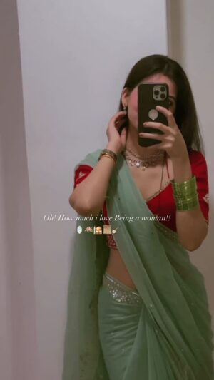 Sapna Parihar Instagram - ♥️…… @_sapnaparihar_
#reelsinstagram
#trendingreels
#saree
#trending
#explore
#foryou
#hariyanvi
#sareelove❤️