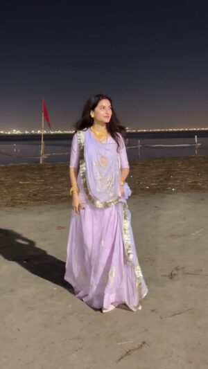 Sapna Parihar Instagram - Dekh le ha chale शीत लहर tere शहर…🌧️🦋
#reelsinstagram
#foryou
#trendingreels
#trending
#seetlahar
#hariyanvi
#explore