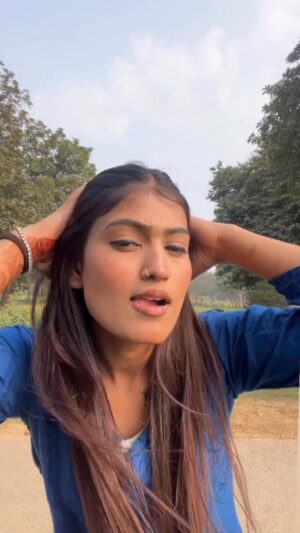 Sapna Roy Instagram - Disco deewani 💃 @sapnaroy322
#viralvideos #trendy #viral #explore #viralreels