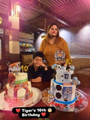Sapna Sappu Instagram - Happy 🎂 Birthday Mera Raja Beta ❤️ Tiger ❤️ 🥳🤩🎊🎉🙌😘🍫❤️🎆🎇 God 🙌 Bless You Beta 😘😘😘😘😘❤️
Dear Fans keep yours blessings 🙌 to my son Tiger ❤️
.
.
.
#tiger #shaurya #myson #mylifeline #merarajabetatiger #merarajabeta #birthday #birthdaycelebrations🎉 #godblessyou 🙌 #blessed #blessings #love #godsgift ❤️ #sapnasappu #sapnaactres #bollywoodactress #mothersonlove❤️ #keepblessing #lotsoflove #instapost #instagram #instagood #explore #explorepage #trending #viralpost