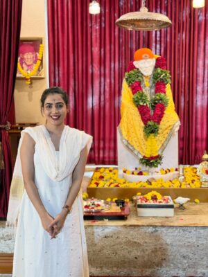 Sara Annaiah Instagram - Where faith begins, doubts end – Om Sai Ram 🙏✨