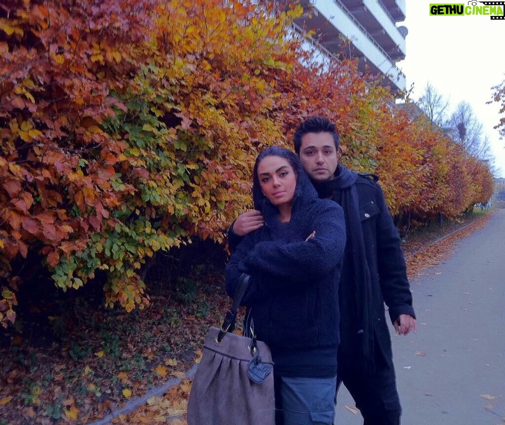 Sara Khoeniha - 29.7K Likes - عکس ها از نوشته ها مفیدترند ،با دیدنشان فرصت لمس دوباره ی آن لحظه ای که گذشت را  داریم و شیرینی آن را مزه میکنیم ! 
دوباره وجودمان گرم می‌شود از آتش امید 🙏🏻🪴♥️