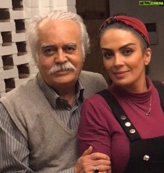 Sara Khoeniha - 39.9K Likes - خوب بودنِ زیاد تو ،بی مهری آدم ها رو برام پر رنگ تر می‌کرد ....مردانگی رو خوب بلد بودی ،تکیه گاه امنی بودی در هر زمان برای من و تمام اطرافیانت !
چنان بی پروا محبت میکردی که ناگزیر بودیم معرفت رو از تو یادبگیریم .
خوشا به سعادت تو که قدرت انسان ماندن رو داشتی و دلی از تو آزرده نشد ....ولی از امشب دلم از جای خالی ات تا ابد بی تاب است ،میدانم یک روز میبینمت دوباره🙏🏻♥️🖤🙏🏻 سفر به سلامت پدرم 
#لعنت_بر_کرونا 
#عشق
#پدر
#دلتنگی