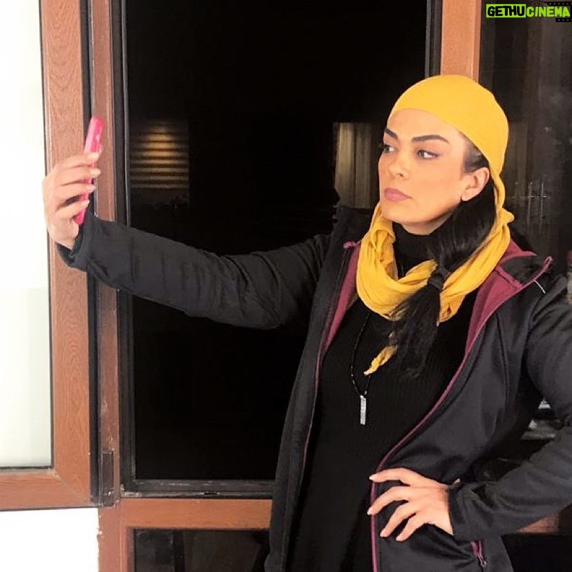 Sara Khoeniha - 22.1K Likes - در این دنیا فقط یک خوشبختی وجود دارد 
و آن خود_بودن است .🌬
#سلفی
#بیست_و_پنجمین_روز_بهار