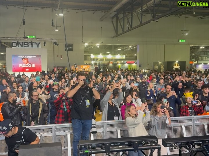 Sara Pichelli - 5.1K Likes - Broadcasting live from a CRAZY first day @mgwcmx reunion with @sara_pichelli got  to finally meet @peachmomoko60 after she did incredible #jinxworld covers with us. Incredible debut of the Italian edition of COVER & JOY OPERATIONS @artworkofstephenbyrne you’re going to flip! Thank you to everyone who came out. Somehow there’s more tomorrow? #mwah #comics #milan #milangames @mirage_comics_official