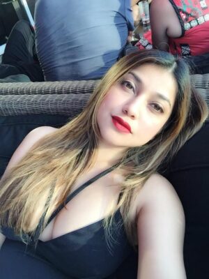 Sarah Azhari Instagram - 2016… when everything felt lighter and dreams felt closer.
Life trials (Covid etc ) dimmed my eyes, but they never broke my light. Resetting my face, body, and soul… healthy, whole, and glowing once more. Bismillah to 2026