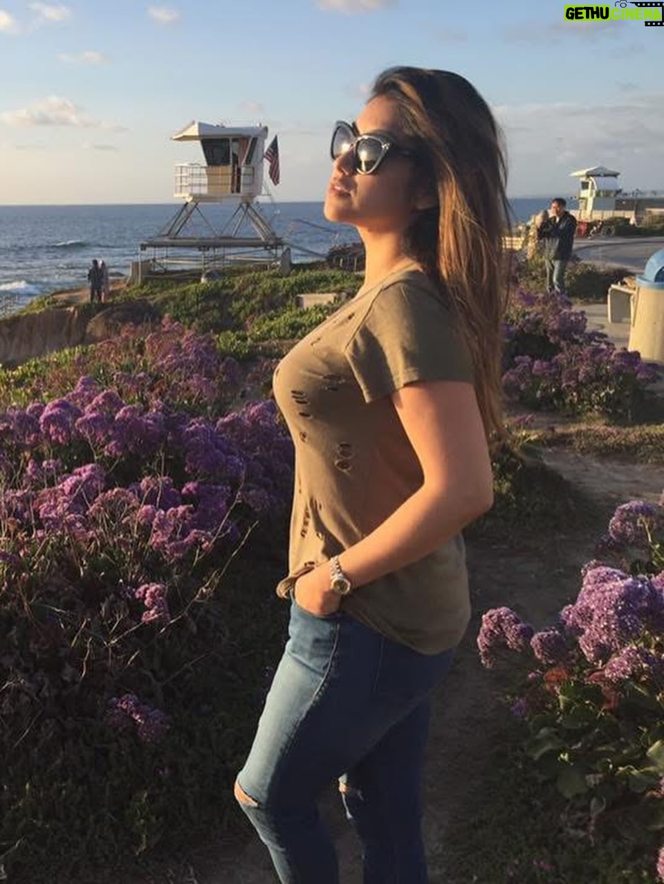 Sarah Azhari - 17.1K Likes - 2016… when everything felt lighter and dreams felt closer.
Life trials (Covid etc ) dimmed my eyes, but they never broke my light. Resetting my face, body, and soul… healthy, whole, and glowing once more. Bismillah to 2026