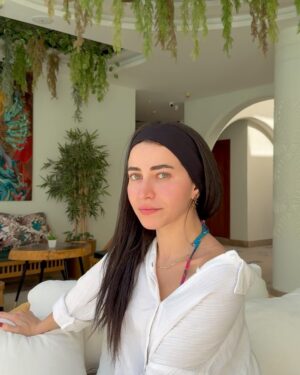 Sarah Elshamy Instagram - ☁️🤍🦢🪞✨