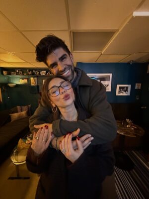 Sarah Hyland Instagram - my sweet sweet @sarahhyland & the entire company of @justintimebway blew the roof off of circle in the square. so proud. š«¶š»š