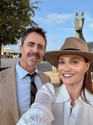 Sarah Parish Instagram - Thank you to the Duke and Duchess of Richmond for hosting us today at Goodwood. Gorgeous lunch, great company and I won £3.50! Kerrrrching!🤑💰💸💵@thejimmurray