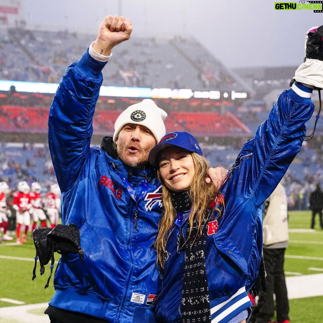 Sarah Roemer - 5.1K Likes - Our last time on the field at Highmark stadium. ❤️💙 
It was rainy one! Happy my sister in law & brother in law could make it! @chadmichaelmurray @buffalobills #billsmafia @sv_murray @sir_steve_kim