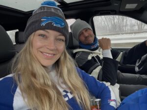 Sarah Roemer Instagram - Made it home just in time for the Bills game Sunday! What a GAME !! Go Bills!!! ♥️💙♥️💙
@chadmichaelmurray
