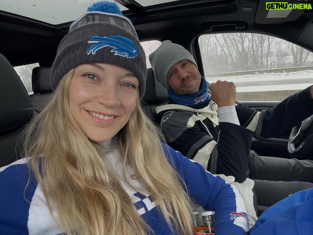 Sarah Roemer - 9.5K Likes - Made it home just in time for the Bills game Sunday! What a GAME !! Go Bills!!! ♥️💙♥️💙
@chadmichaelmurray