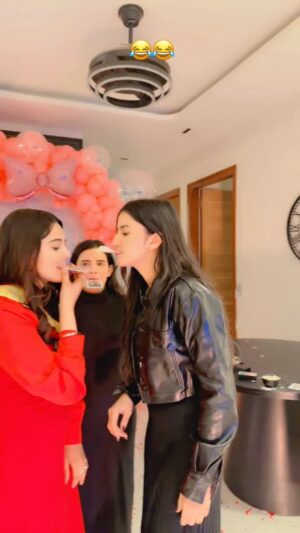 Sargun Sekhon Instagram - Khed lo game 😂😂 atto aati hogy 😂😂😂