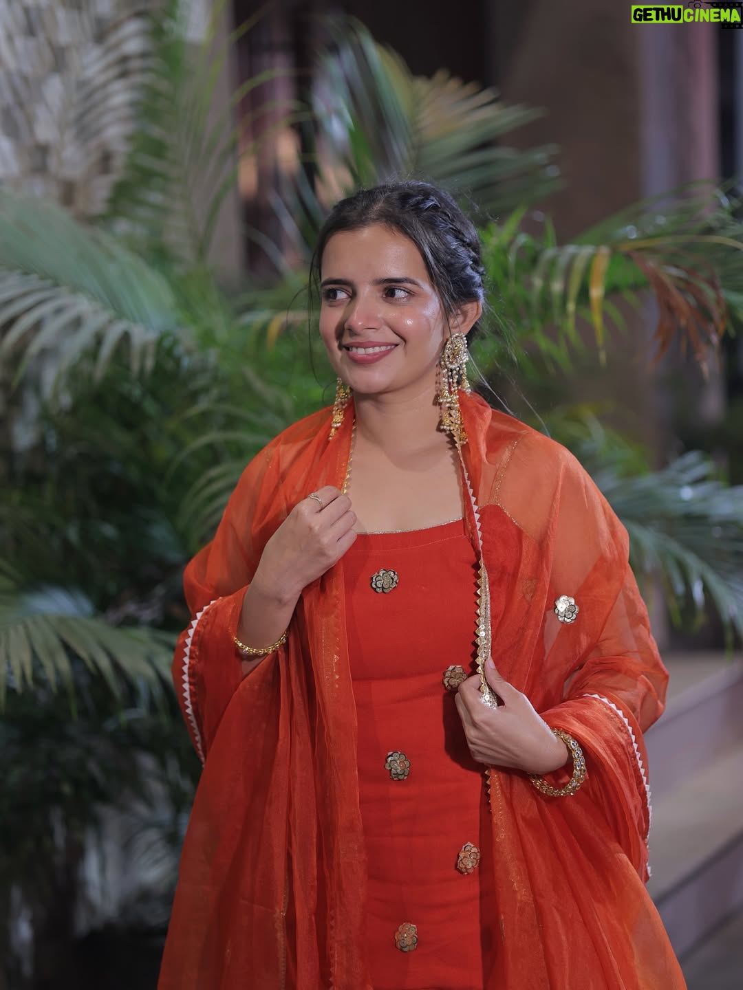 Sargun Sekhon - 10.5K Likes - 🧡🧡
Suit @urbanstree 
.

.
.
.
.
.
#photooftheday #love #punjab #punjabisongs #trending #suit