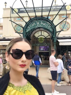 Sasha Saidin Instagram - 🎰 

The not so rich but boleh tahan famous. 

Take me back @yani_bakhtiar ❤️

#TurnbackThursday 

#ADashOfSash❤️
#CommittedToTheCelopians 
#DiaryOfADevotedDomesticatedDabawi 
#TheElusiveFairytaleOfTheHalfBloodPrincessSayang