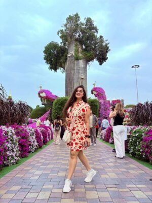 Satya Singh Instagram - Pink hues💞floral views🌸calm heart💝
Blooming softly in a pink dream🌸🩷🌸