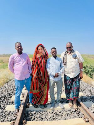 Sayat Demissie Instagram - ግዜአችሁን ሰውታችሁ ሀሳባችሁን ላሰፈራችሁ: ለደወላችሁ: ላገኛችሁኝ ብቻ ባላችሁበት ምርኩዝ ለሆናችሁኝ ሁሉ አመሰግናለሁ::
.
እንዲ ፍቅራችሁ እምነታችሁ አክብሮታችሁ እሚታደለኝ ሰው ሁኜ እስካመሻሼ /እስከነሻሼ/ እዘልቅ ዘንድ እግዚአብሄር ይሹመኝ::
.
.
❤️አፋር❤️
#sarepublic #ሻሼ #ሻሼሪፐብሊካን