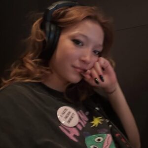 Saylor Curda Instagram - A musician and an actress walk into a recording booth…
The punch line is the honor that @lynnpainterbooks gave us, which resulted in the audiobook that has our hearts and efforts intertwined between the pages🪶
Listen to Lynn Painters “Fake Skating” audio book whenever you please, or else I’m scared those two weirdos in the last slide might come after you…