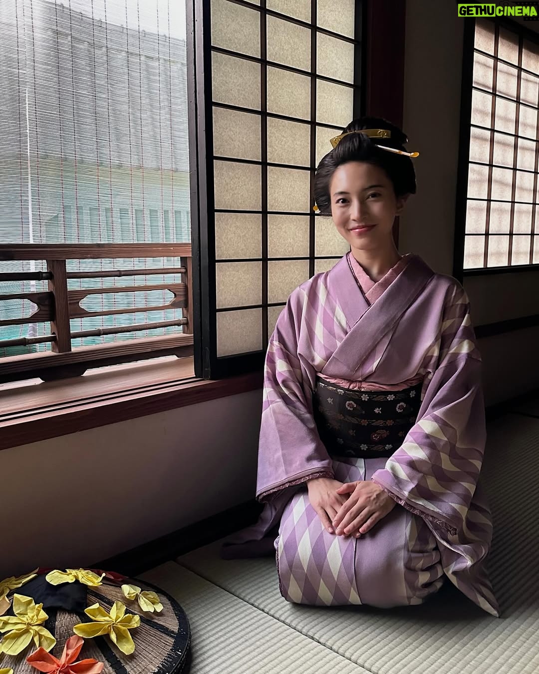 Sayu Kubota - 9.3K Likes - @berabou_nhk 松ノ井改め、お千代、ありがとうございました🌼これでほんとに最後の出演となりました。笑気がついて下さった皆様、ありがとうございます。またいつか、どこかで😌
