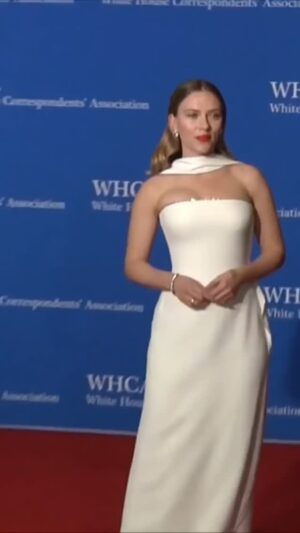 Scarlett Johansson Instagram - 😍😍😍😍😍#scarlettjohansson