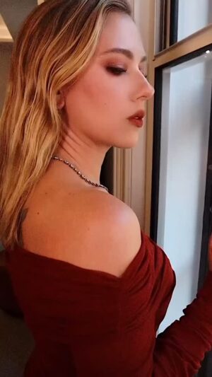 Scarlett Johansson Instagram - GODDESS 😍😍😍😍
Scarlett at the premiere of #TransformersOne today!!!
#scarlettjohansson #BlackWidow#avengersendgame #thestartofyou#theoutset#skincare#makeup #transformers