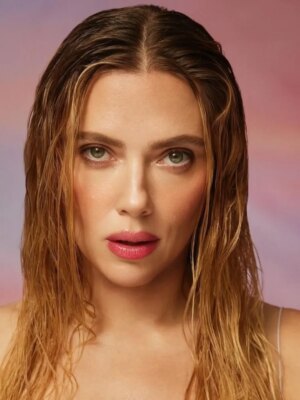 Scarlett Johansson Instagram - Happy birthday Scarlett 😍🥂🎂#ScarlettJohansson #happybirthday @theoutset @romanoffthereal
