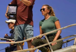 Scarlett Johansson Instagram - Scarlett on the set of #JurassicWorldRebirth 🦖
#scarlettjohansson