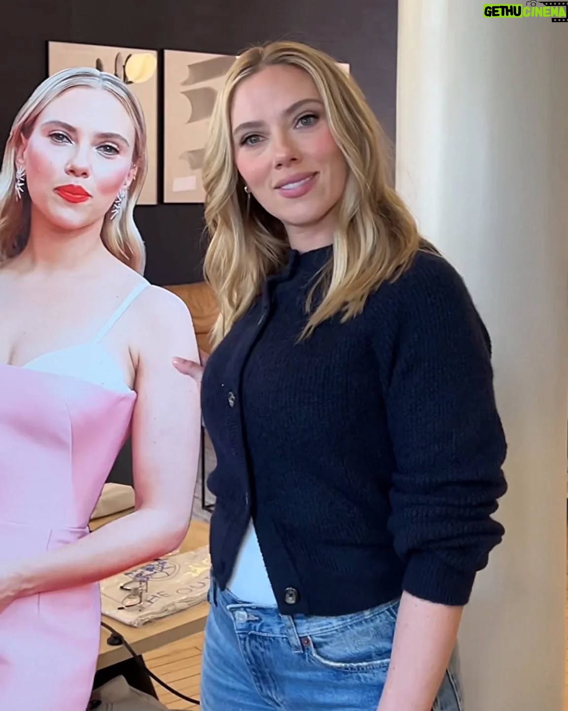 Scarlett Johansson - 24.3K Likes - Scarlett with Scarlett 😍😍😂
Via @theoutset
#scarlettjohansson #thestartofyou#theoutset#skincare#makeup