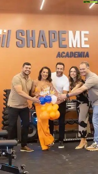Scheila Carvalho - 92.5K Likes - Poderia postar muitos momentos de 2025. Mas esse… esse foi especial!! Mais Um sonho realizado, nossa @shapemeacademia @diogoparis86 🙌🏼✨
Que 2026 seja um ano de fé, coragem e movimento. Que todos possam acreditar  nos seus sonhos e tenham Saúde e Foco  para ir em busca deles. 
Juntos somos mais fortes 👊🏽
Feliz 2026! 🤍✨
#grandescoisasestãoporvir  #feliz2026 #saude #amor #prosperidade