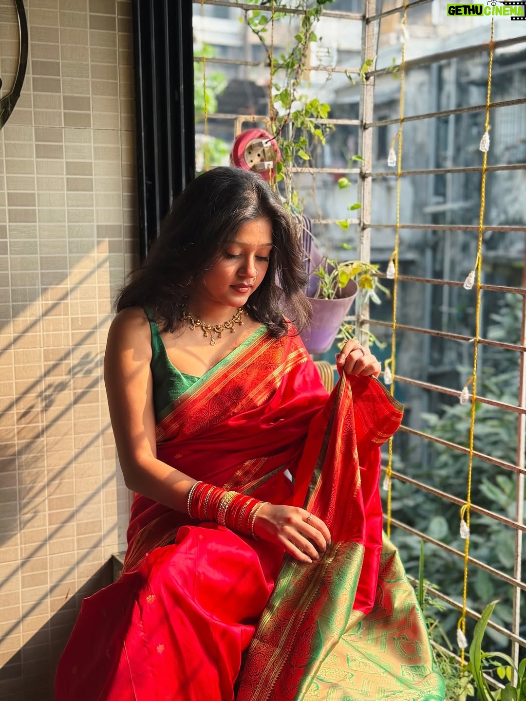 Sejal Jadhav - 24.9K Likes - 🌹🪔🌙📜✨
.
.
.
.
.
.
.
📸 - @atharva_ware_31 
{ paithani saree, Suta Bombay, Maharashtrian lookbook, saree, traditional, desi girlie, bindi, chudiyan, desi fit, desi aesthetics, desi, desi core, love, old aesthetics, vintage, Marathi song, Marathi old song, trending, vintage aesthetics, reels, trending audio, songs, explore, explore page }
.
#happydiwali #fyp #fypシ #foryou #paithani #likeforlikes #ootd #traditional #saree #diwali2025 #marathi #marathisong #outfitoftheday #fashionista #lookbook #style #styleoftheday #stylediaries #aesthetic #ａｅｓｔｈｅｔｉｃ #whatiwore #theeverydayproject #instagram #instagood #instadaily #instamood #trendy #trending #sejaljadhav