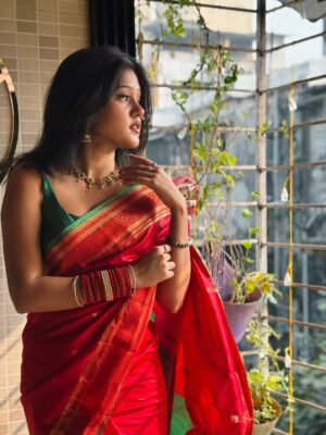 Sejal Jadhav Instagram - š¹šŖššāØ
.
.
.
.
.
.
.
šø - @atharva_ware_31
{ paithani saree, Suta Bombay, Maharashtrian lookbook, saree, traditional, desi girlie, bindi, chudiyan, desi fit, desi aesthetics, desi, desi core, love, old aesthetics, vintage, Marathi song, Marathi old song, trending, vintage aesthetics, reels, trending audio, songs, explore, explore page }
.
#happydiwali #fyp #fypć· #foryou #paithani #likeforlikes #ootd #traditional #saree #diwali2025 #marathi #marathisong #outfitoftheday #fashionista #lookbook #style #styleoftheday #stylediaries #aesthetic #ļ½ļ½
ļ½ļ½ļ½ļ½
ļ½ļ½ļ½ #whatiwore #theeverydayproject #instagram #instagood #instadaily #instamood #trendy #trending #sejaljadhav